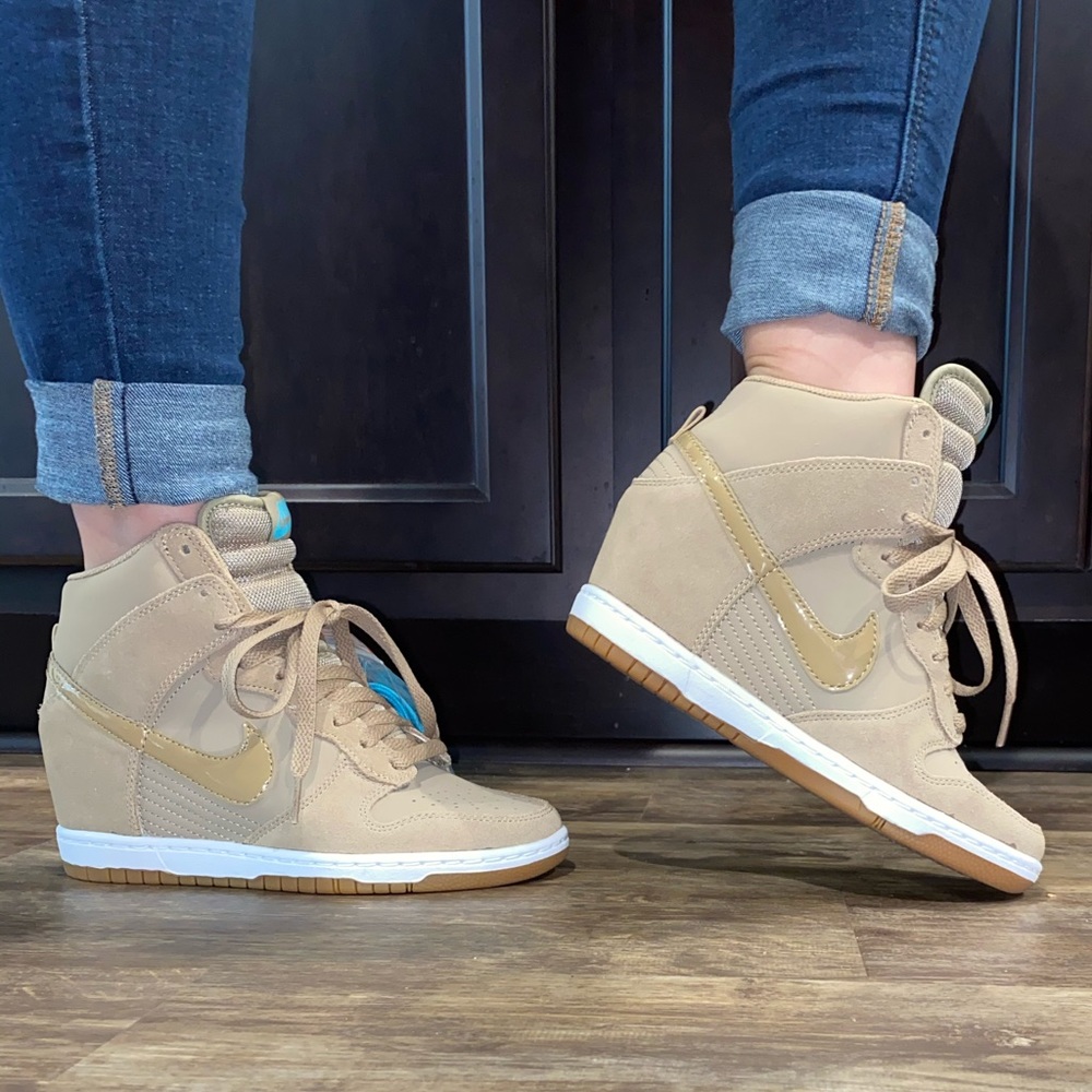 NEW Nike Dunk Sky Hi size 6.5 womens